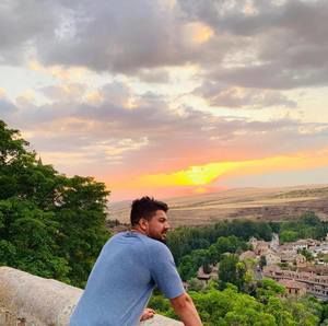 Meet your Posher, Hashmat